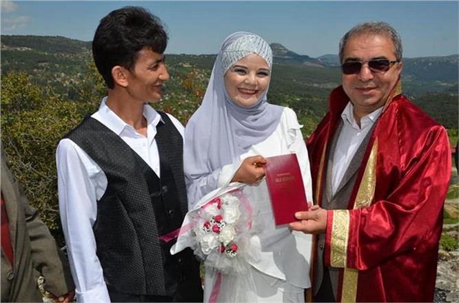 Çamlıyayla Namrun Kalesinde 1071 Yıl Sonra Nikâh Kıyıldı