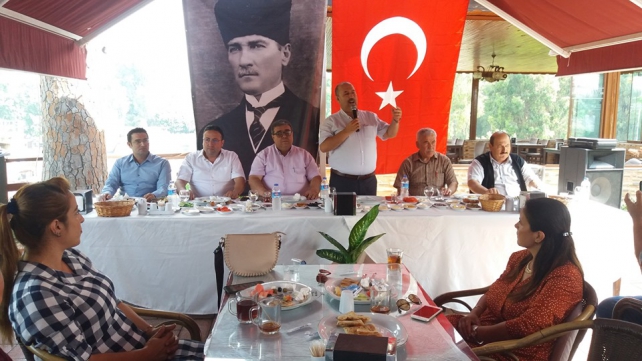 MUHTARLAR KAHVALTIDA BULUŞTU