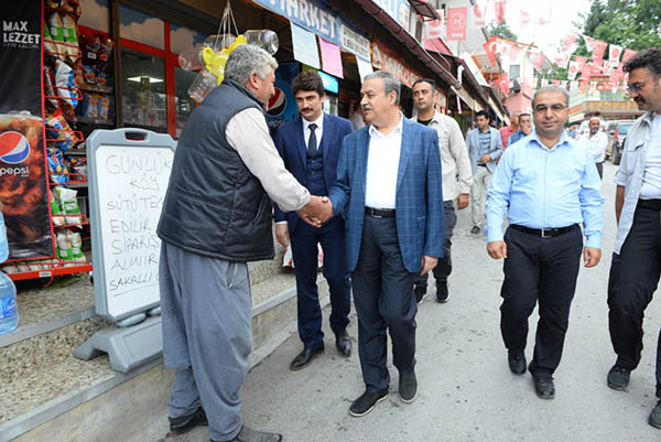 ÇAMLIYAYLADA ALABALIKLAR SUYLA BULUŞTU