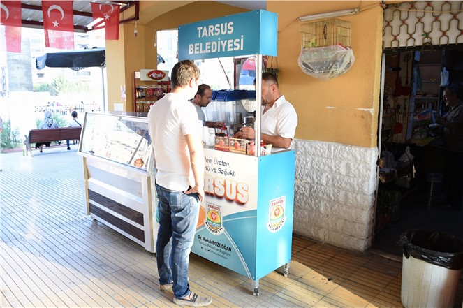 TARSUS BELEDİYESİ’NDEN TREN GARINDA VATANDAŞLARA ÇAY VE KAHVE İKRAMI