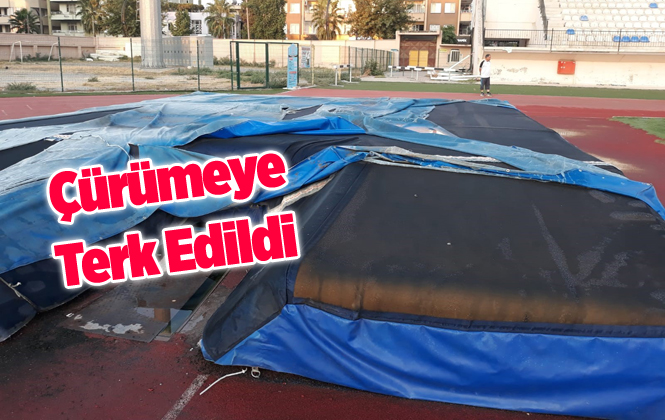 Mersin Tarsus Şehir Standındaki Spor Malzemeleri Günden Güne Çürüyor.