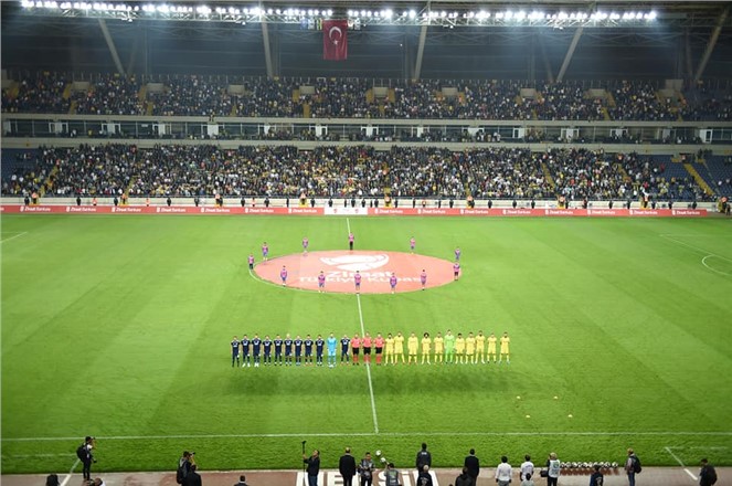 TİY KUPADA EZİLMEDEN MÜCADELE ETTİ