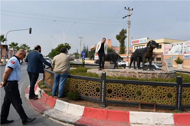 HER ŞEHRİN BİR SİMGESİ VAR AMA…TARSUS’UN SİMGESİ ÇATAL BURUN KÖPEKLİ KAVŞAK GÖZE Mİ BATTI?
