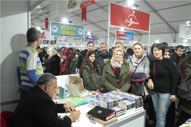TARSUS'TA YAZARDAN SOKAK HAYVANLARI İÇİN BAĞIŞ