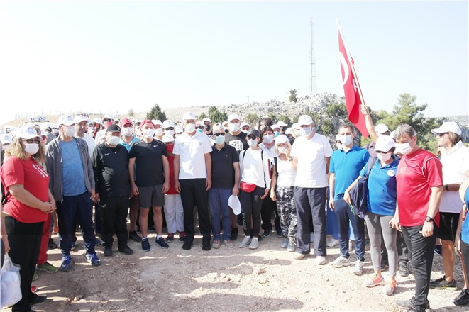 TARSUSLULAR MERSİN'DE DOĞA VE CUMHURİYET YÜRÜYÜŞÜNDE